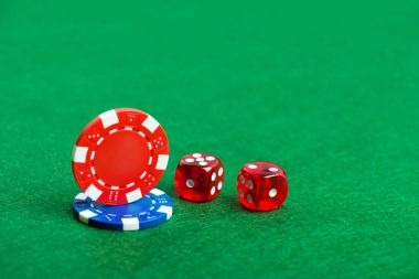 Live dealer at a Gaple Online blackjack table streaming from a professional studio